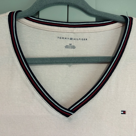 NWOT Tommy Hilfiger Favorite V Neck Size Small Red White and Blue Trim - Picture 5 of 5
